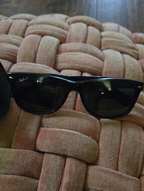 Ray-Ban Black Wayfarer Polarized Sunglasses